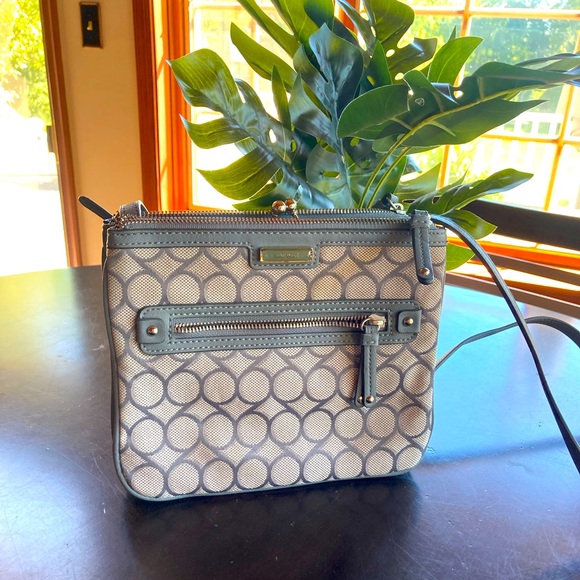 Nine West purse. EUC. Shoulder strap or cross-body - Picture 1 of 6